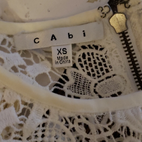 Beautiful lace peplum top - Picture 3 of 3